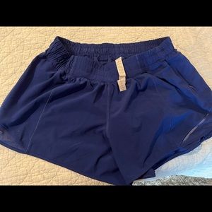 Lululemon Hotty-Hot-low rise lined short